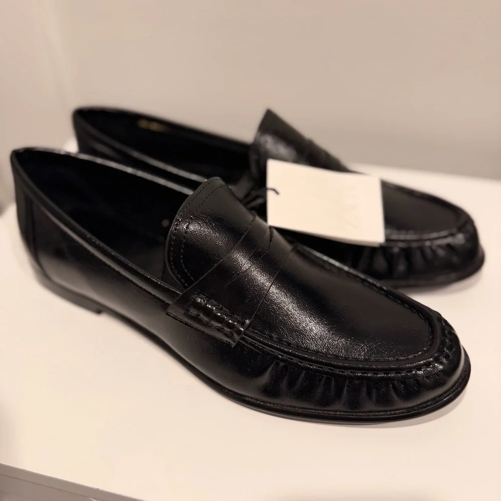 Zara NWT Black Soft Ruched Loafers | Size 10 - Modern Minimalist Flats